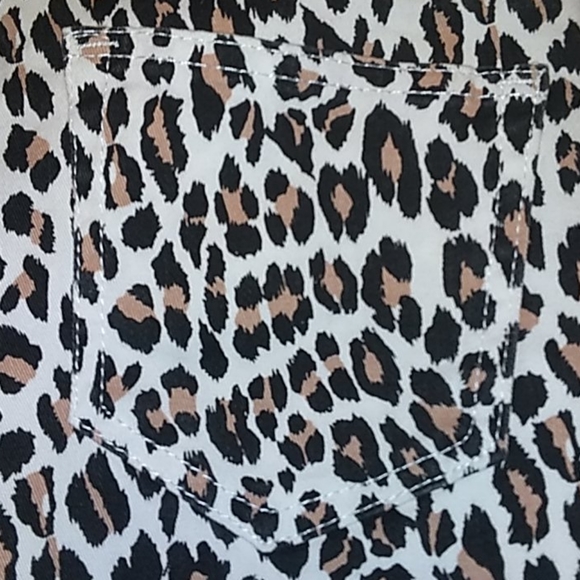 Teen Gs animal print leggings jeans. - Picture 2 of 8